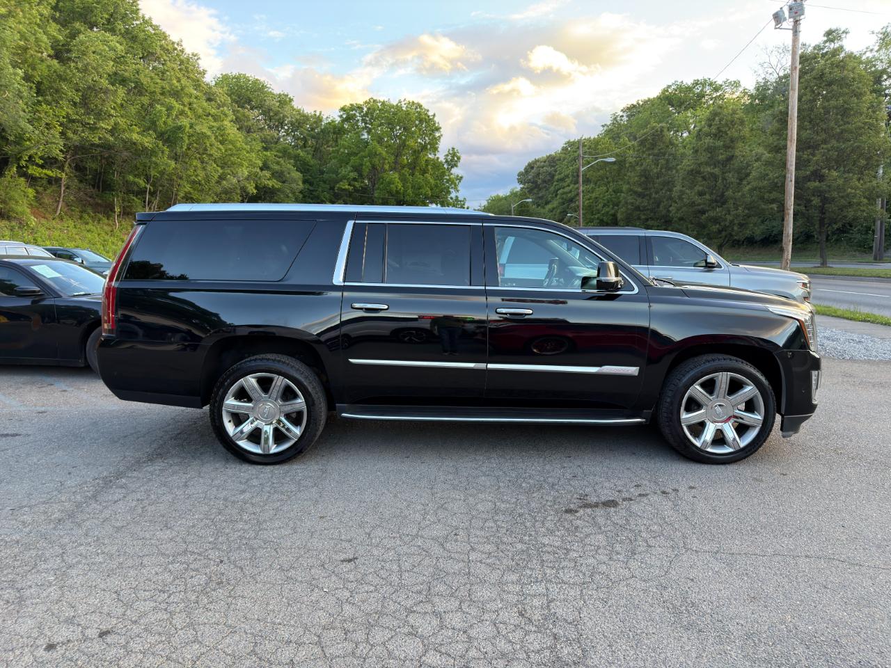 Cadillac Escalade ESV 4WD 4dr Premium Luxury 2020