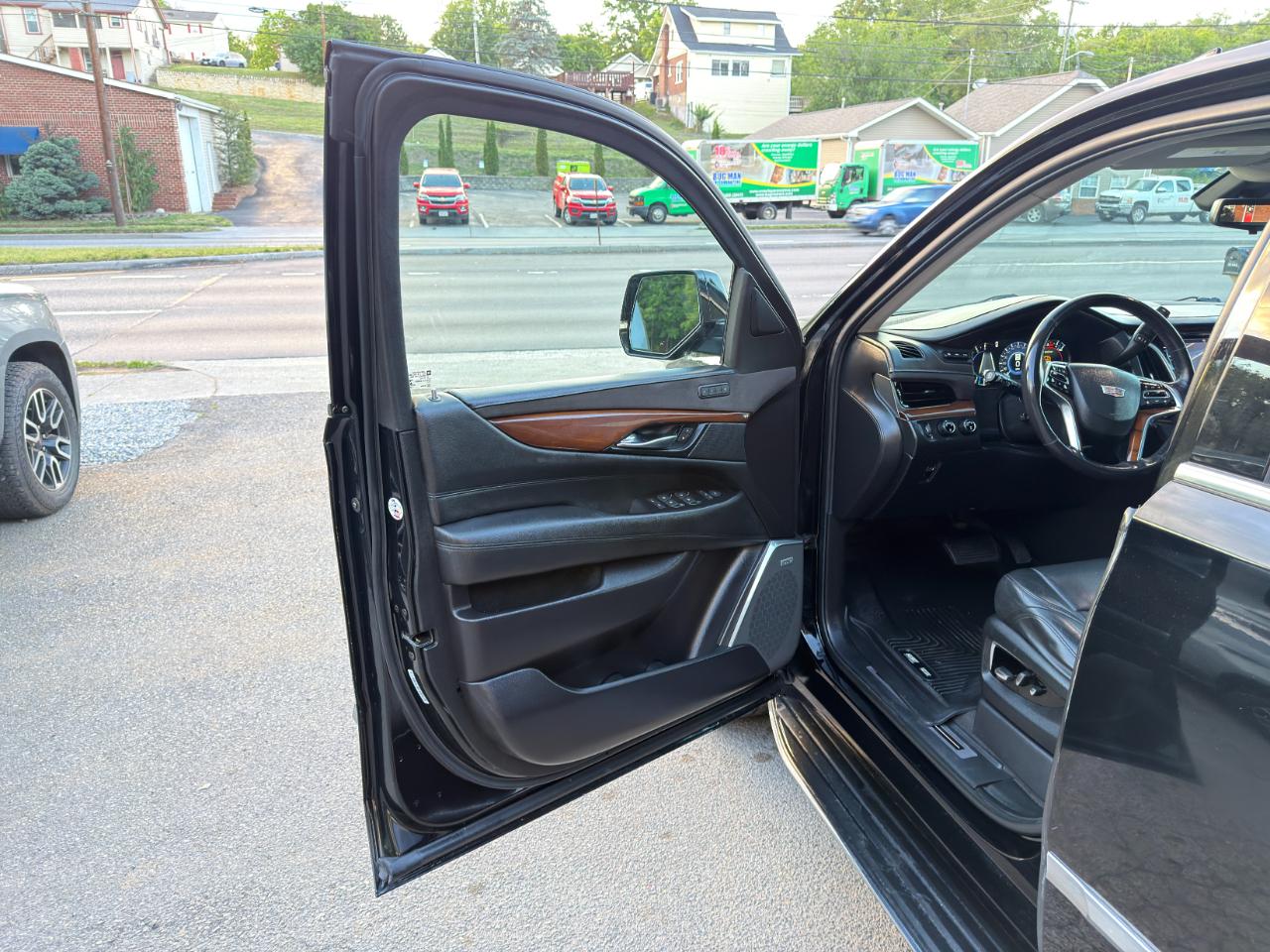 Cadillac Escalade ESV 4WD 4dr Premium Luxury 2020