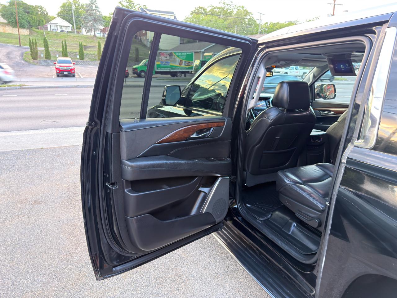 Cadillac Escalade ESV 4WD 4dr Premium Luxury 2020