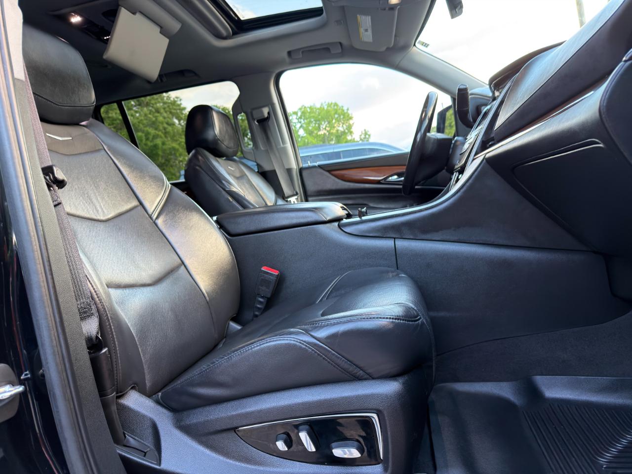 Cadillac Escalade ESV 4WD 4dr Premium Luxury 2020