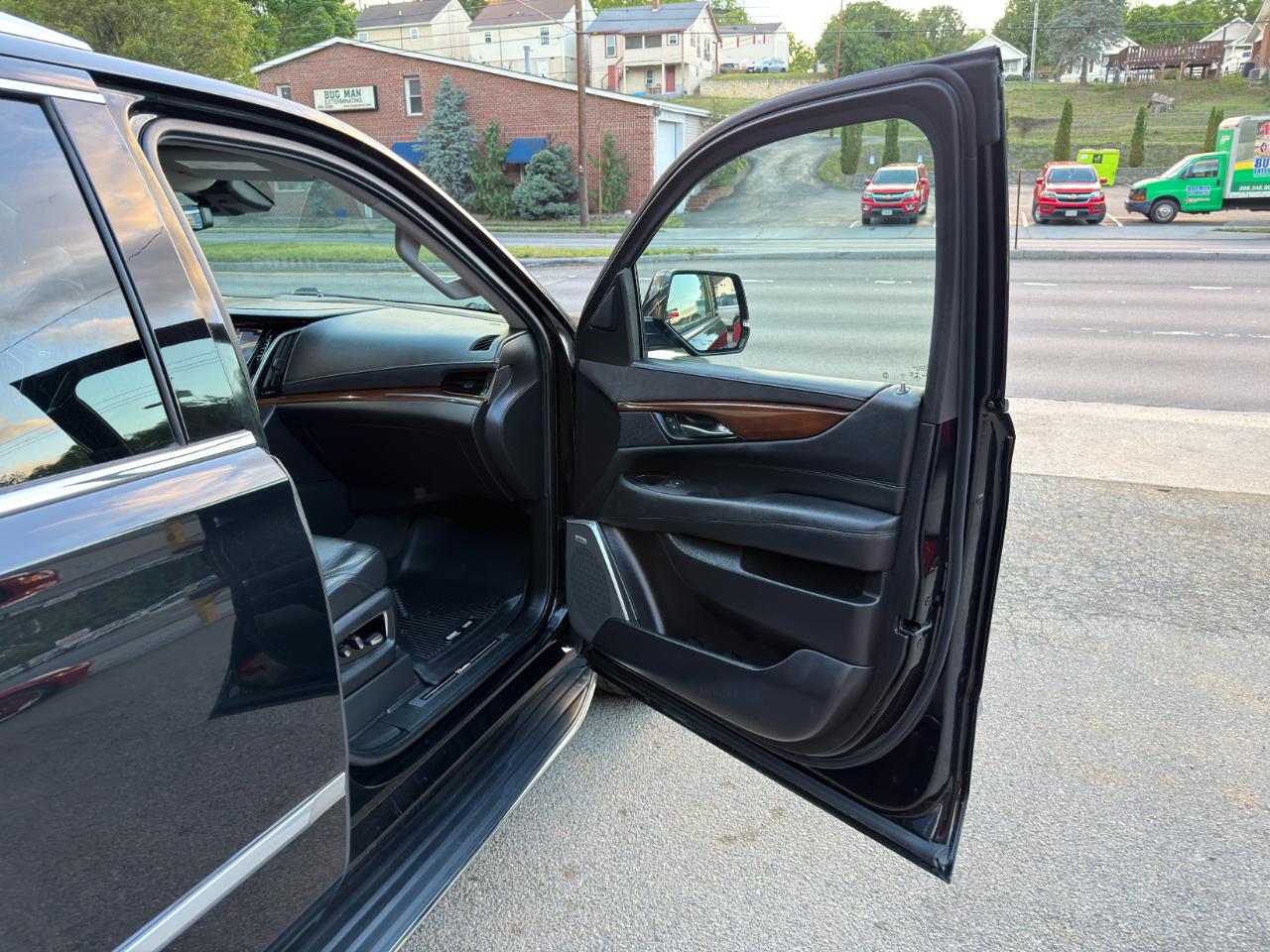 Cadillac Escalade ESV 4WD 4dr Premium Luxury 2020