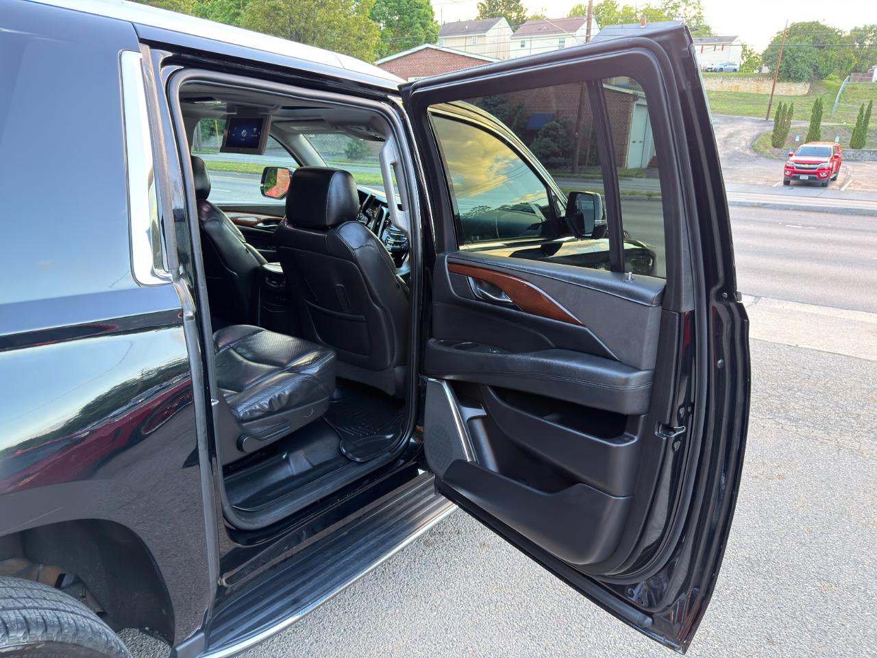 Cadillac Escalade ESV 4WD 4dr Premium Luxury 2020