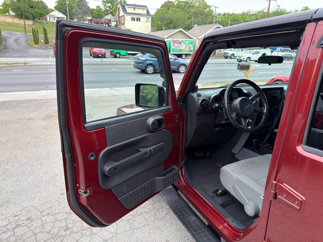 Jeep Wrangler 4WD 4dr Unlimited Sahara 2007