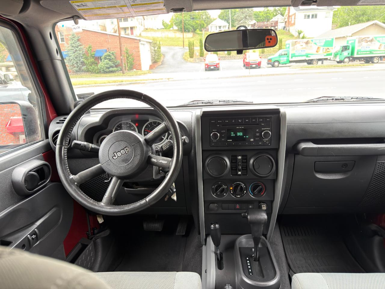 Jeep Wrangler 4WD 4dr Unlimited Sahara 2007