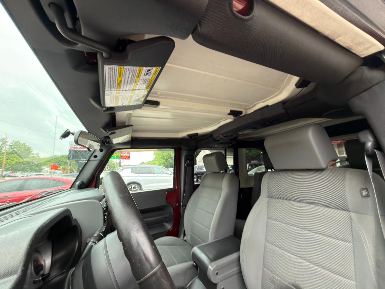 Jeep Wrangler 4WD 4dr Unlimited Sahara 2007
