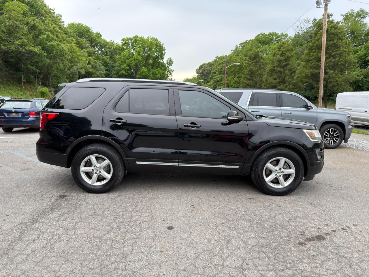 Ford Explorer XLT 4WD 2017