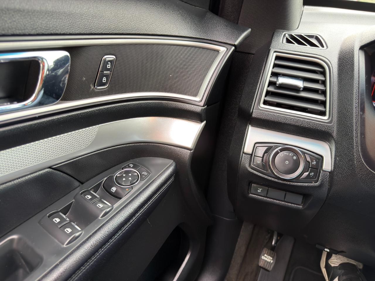 Ford Explorer XLT 4WD 2017