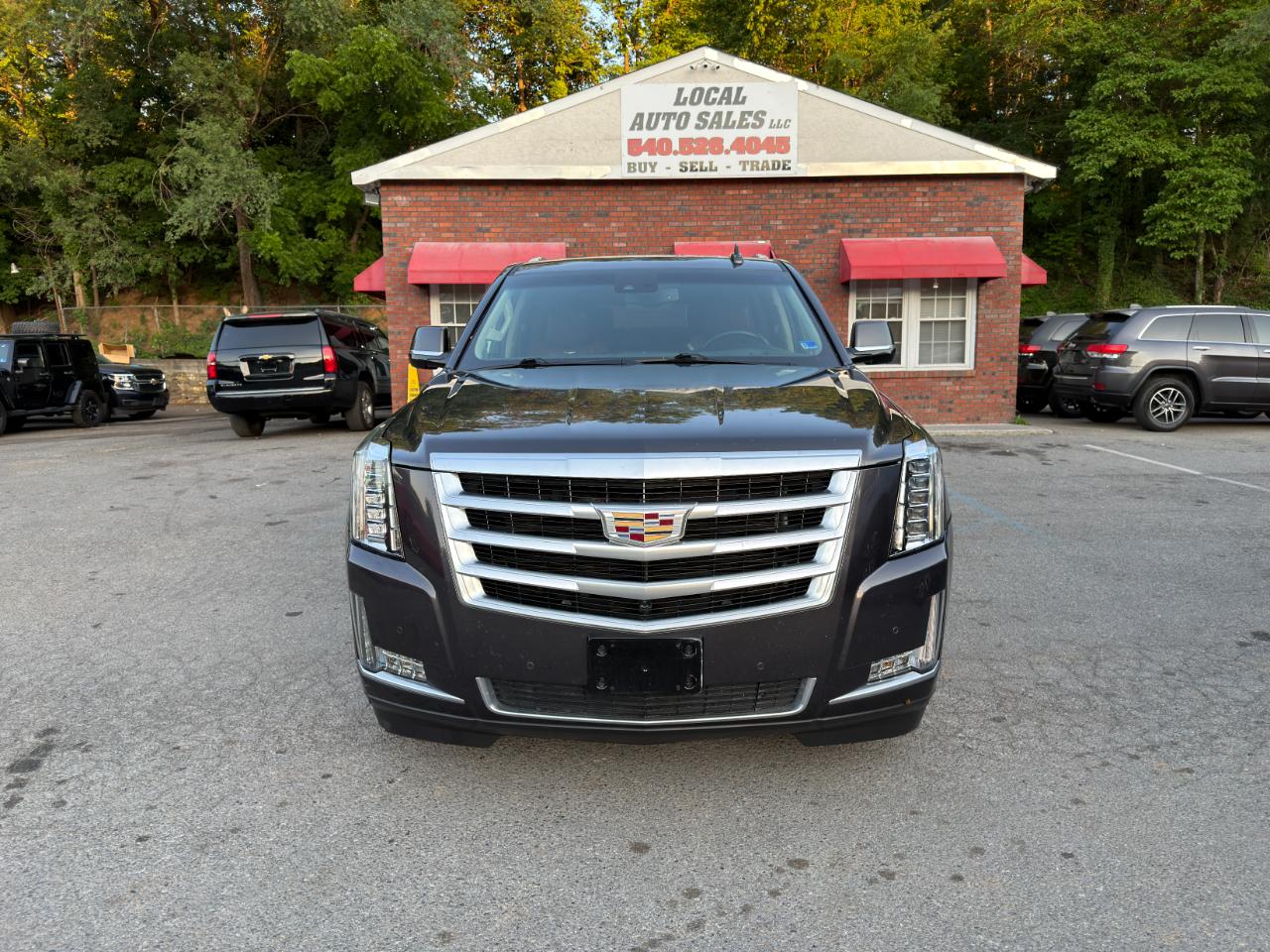 Cadillac Escalade ESV 4WD 4dr Luxury Collection 2016