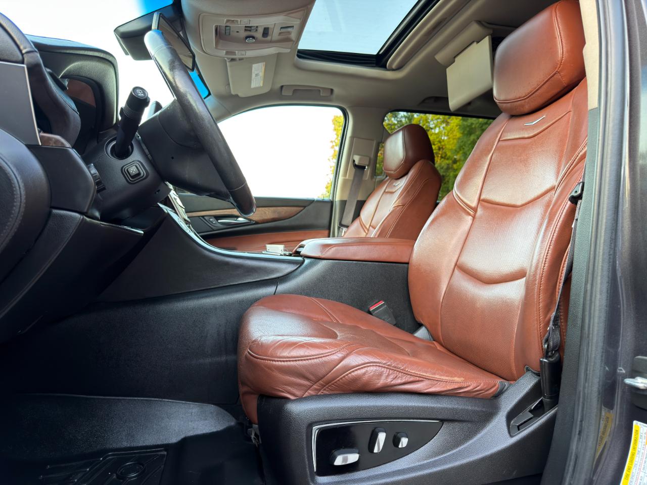 Cadillac Escalade ESV 4WD 4dr Luxury Collection 2016