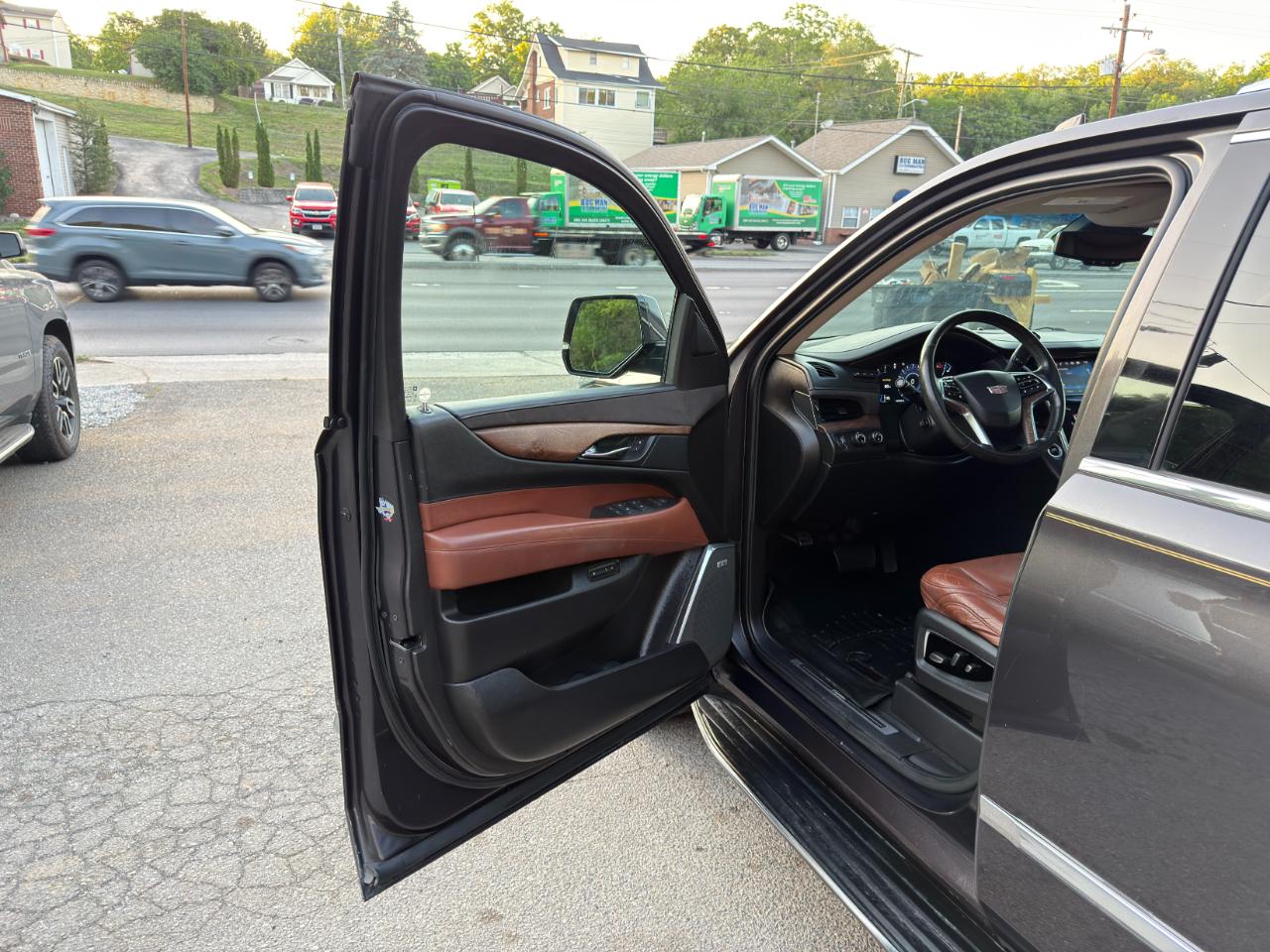 Cadillac Escalade ESV 4WD 4dr Luxury Collection 2016