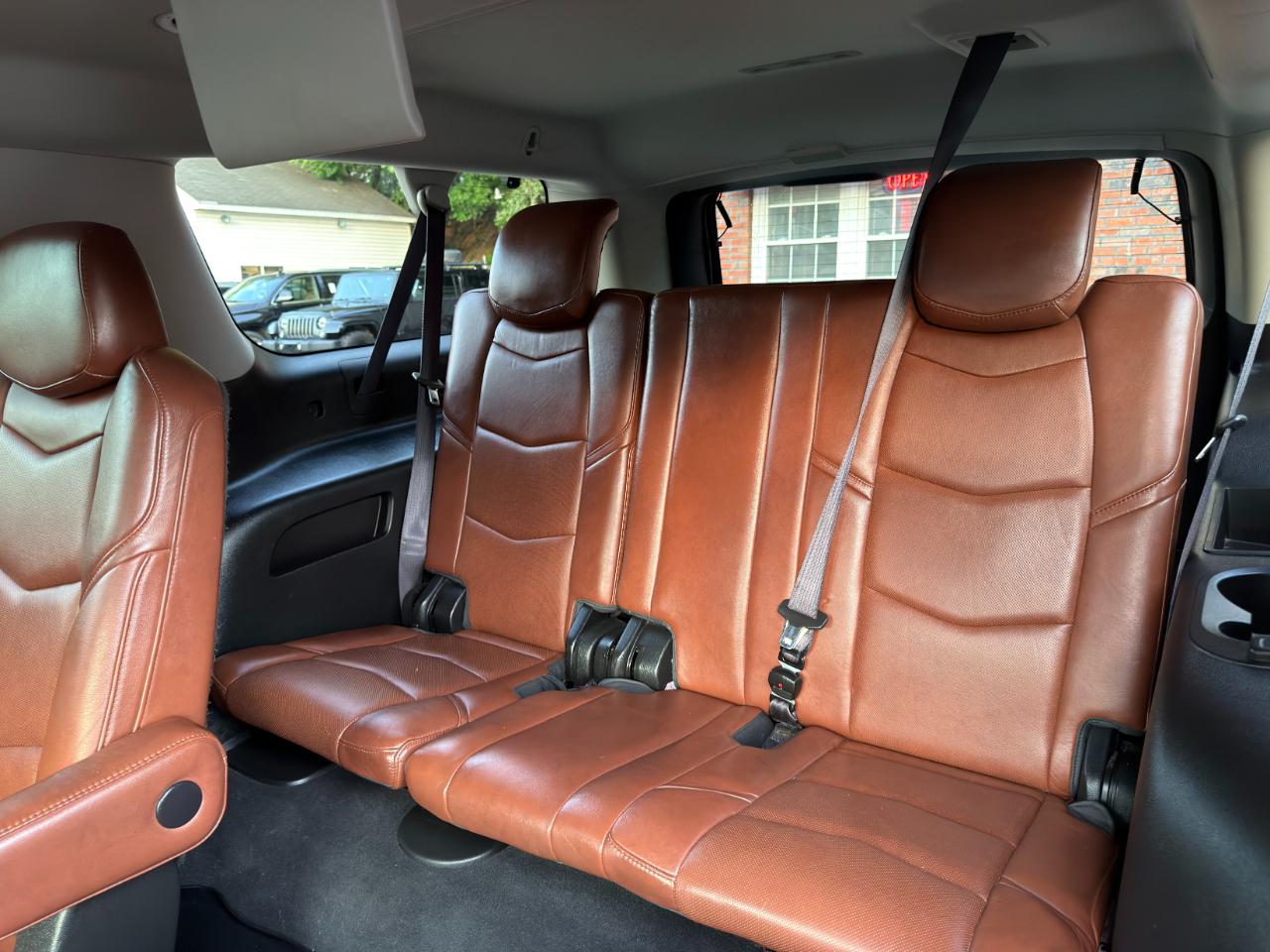 Cadillac Escalade ESV 4WD 4dr Luxury Collection 2016
