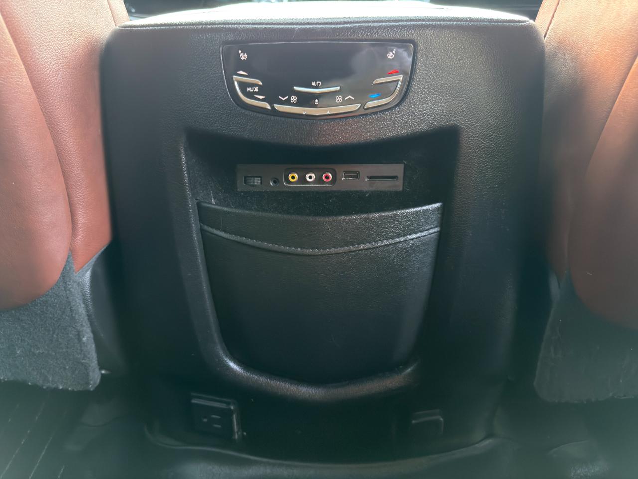 Cadillac Escalade ESV 4WD 4dr Luxury Collection 2016