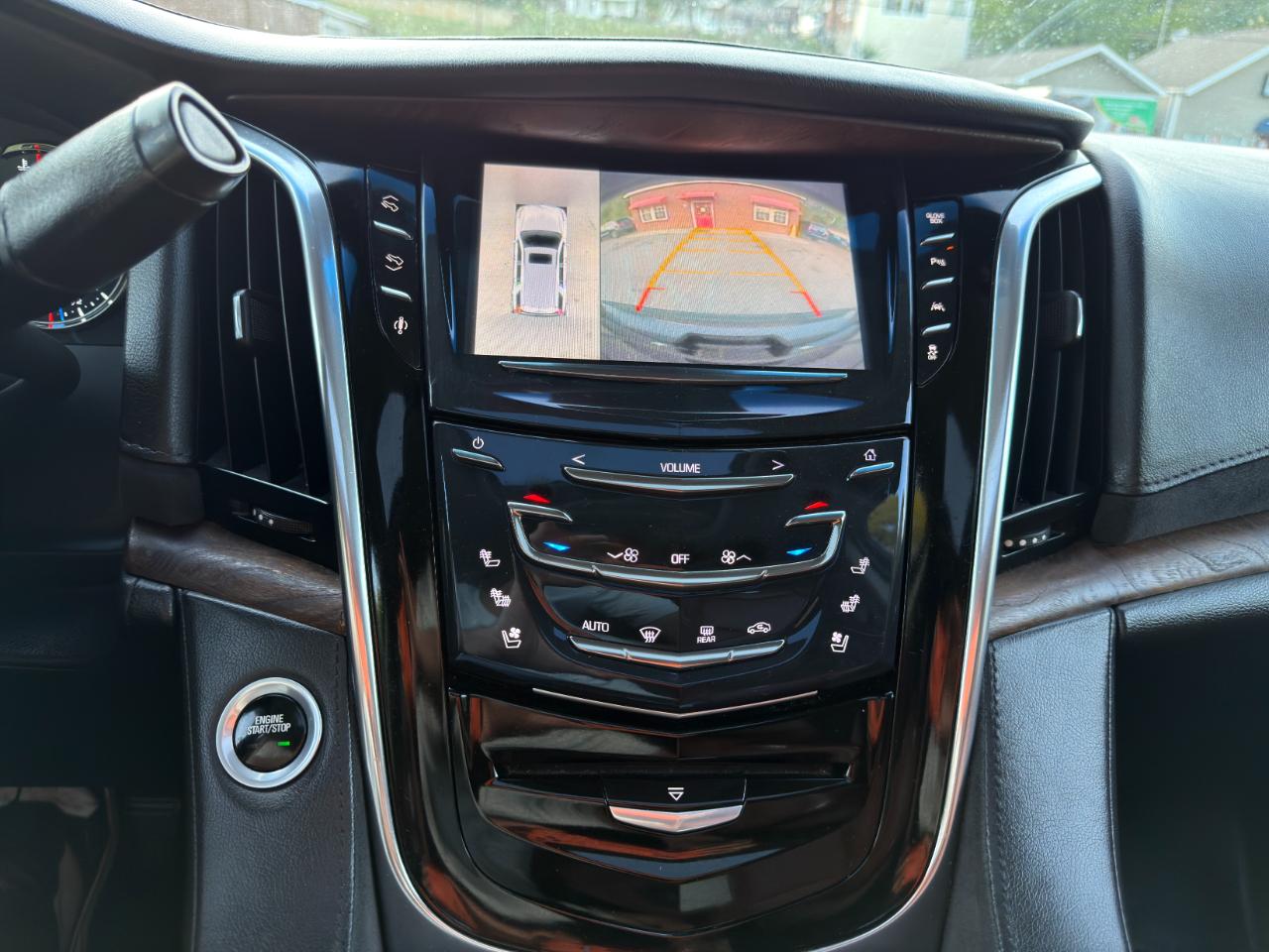 Cadillac Escalade ESV 4WD 4dr Luxury Collection 2016