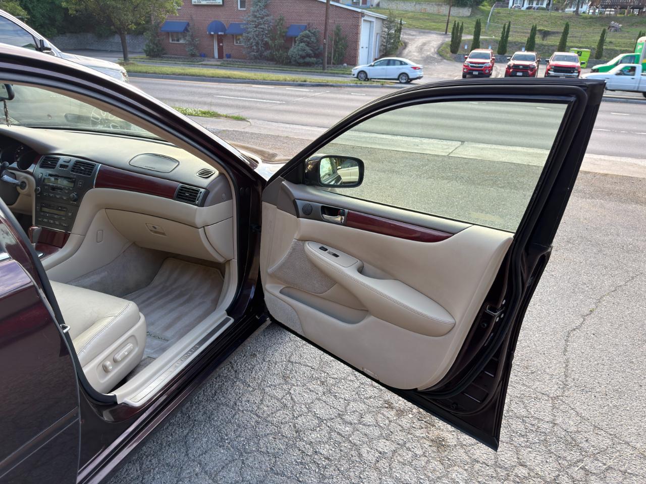 Lexus ES 330 4dr Sdn 2004