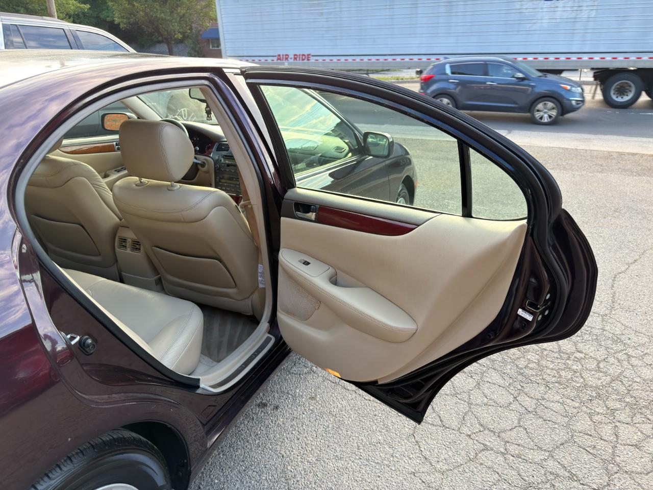 Lexus ES 330 4dr Sdn 2004
