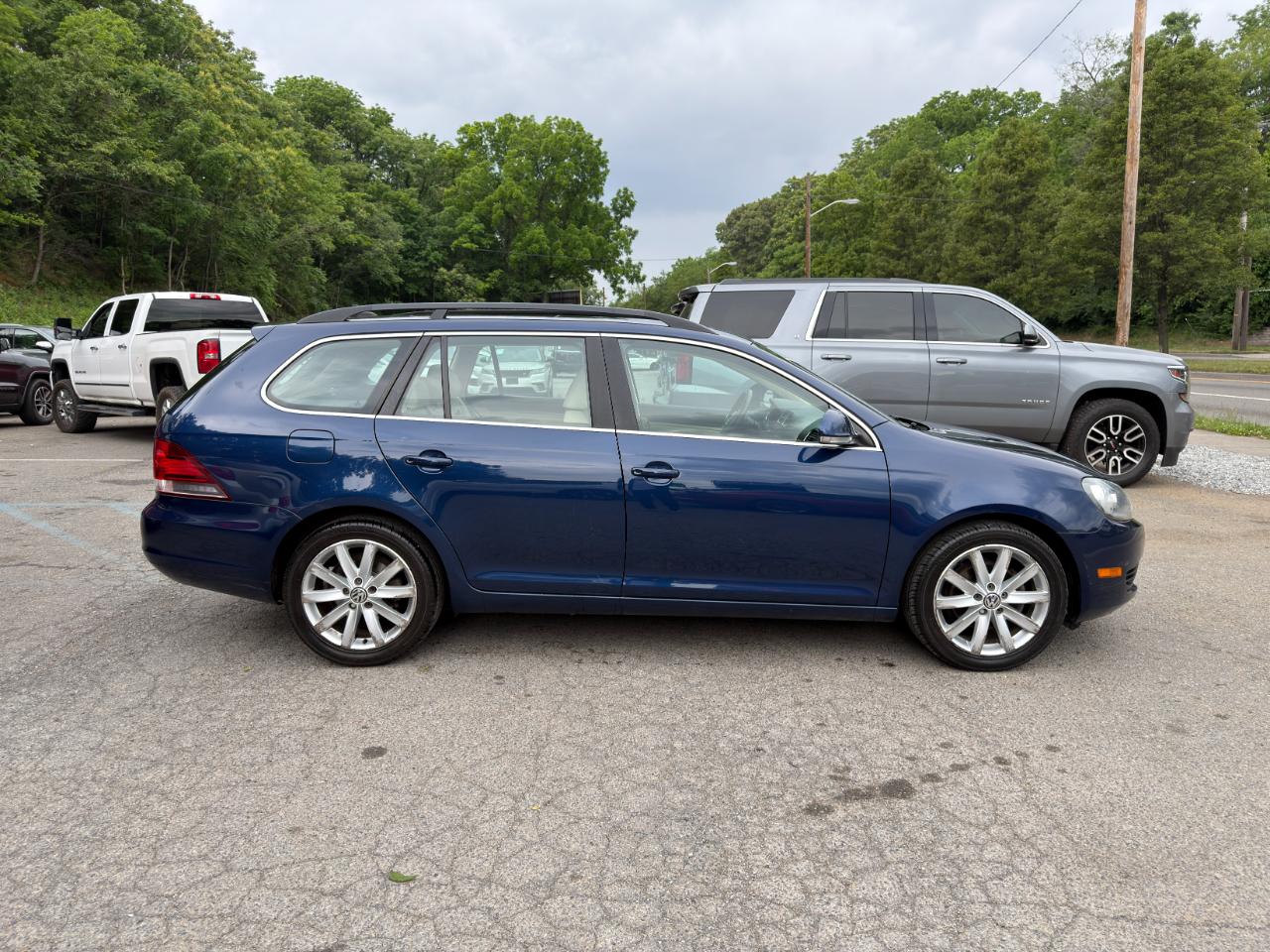 Volkswagen Jetta SportWagen 4dr Auto SE w/Sunroof PZEV 2013