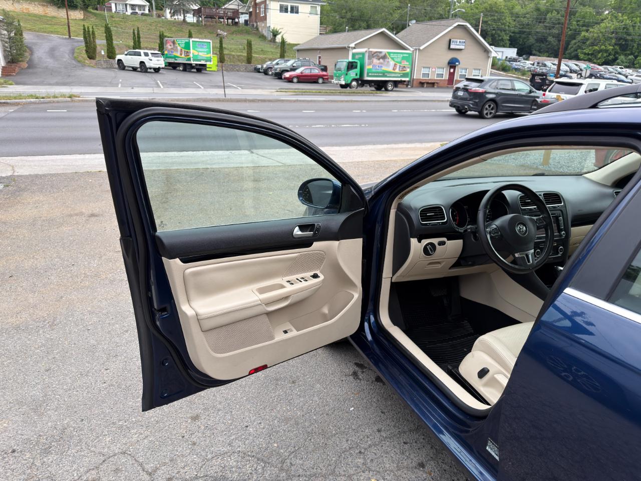 Volkswagen Jetta SportWagen 4dr Auto SE w/Sunroof PZEV 2013