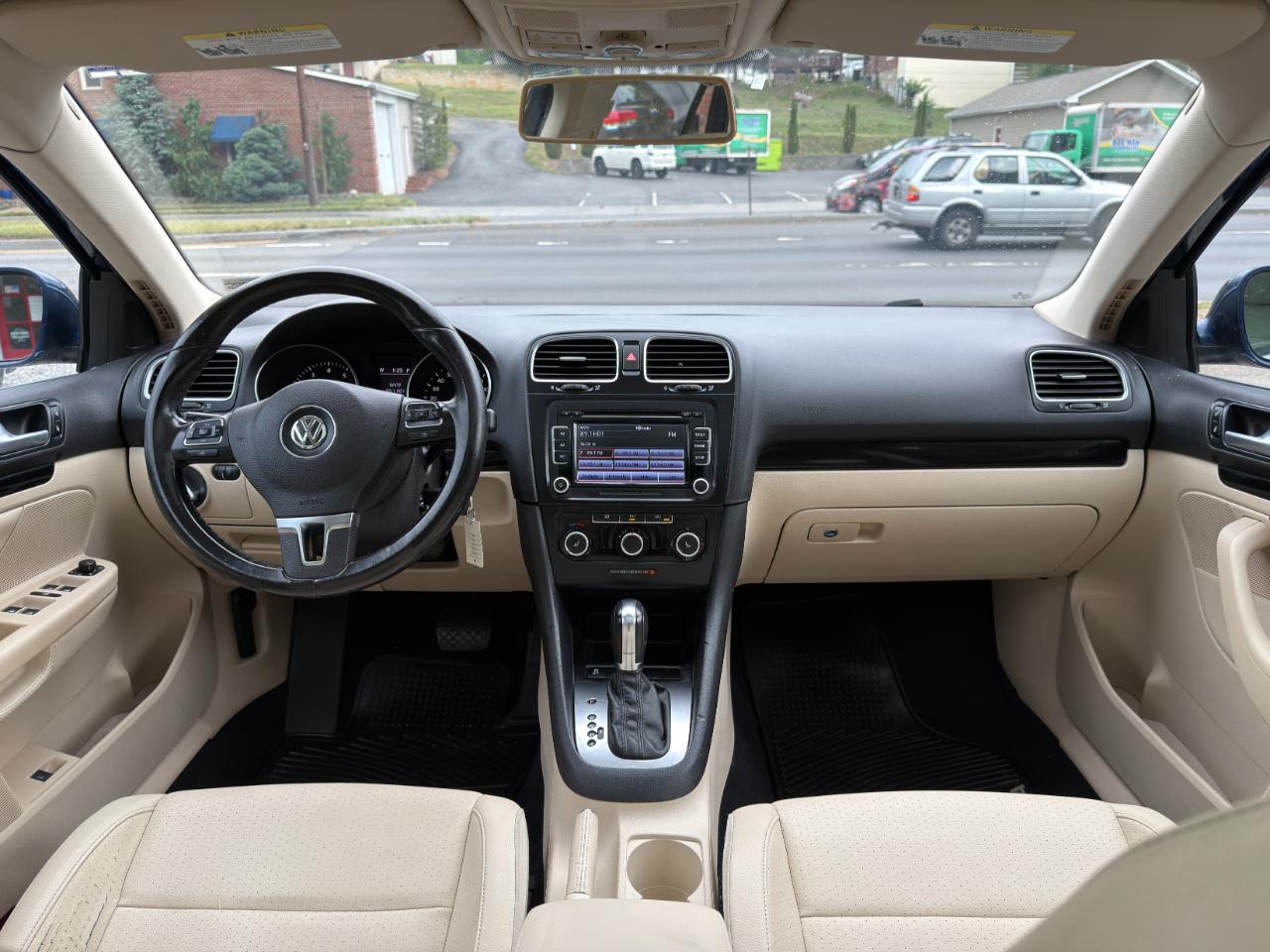 Volkswagen Jetta SportWagen 4dr Auto SE w/Sunroof PZEV 2013