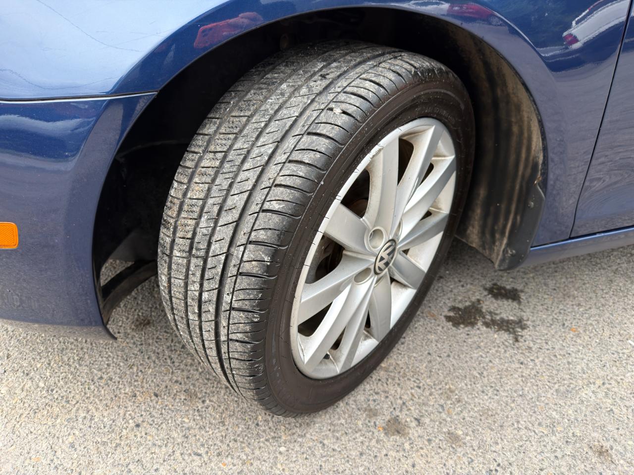Volkswagen Jetta SportWagen 4dr Auto SE w/Sunroof PZEV 2013