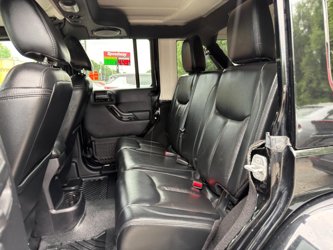 Jeep Wrangler Unlimited 4WD 4dr Sahara 2014