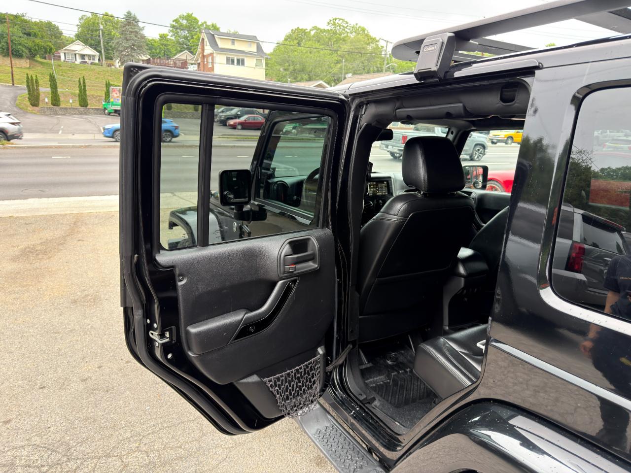 Jeep Wrangler Unlimited 4WD 4dr Sahara 2014