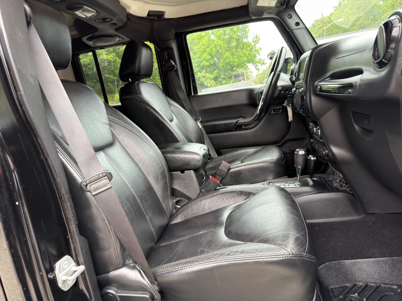 Jeep Wrangler Unlimited 4WD 4dr Sahara 2014