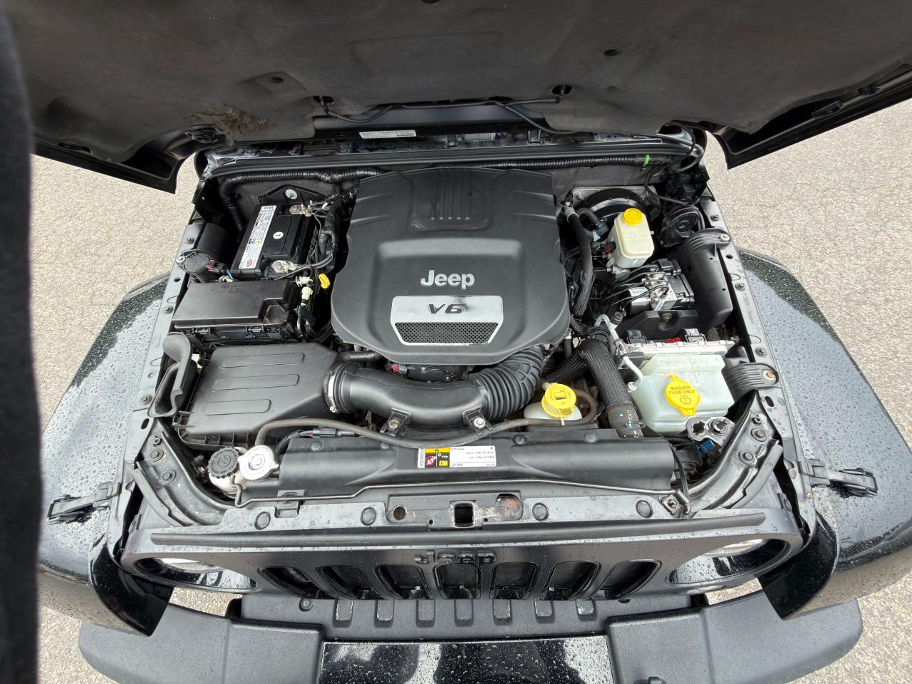 Jeep Wrangler Unlimited 4WD 4dr Sahara 2014