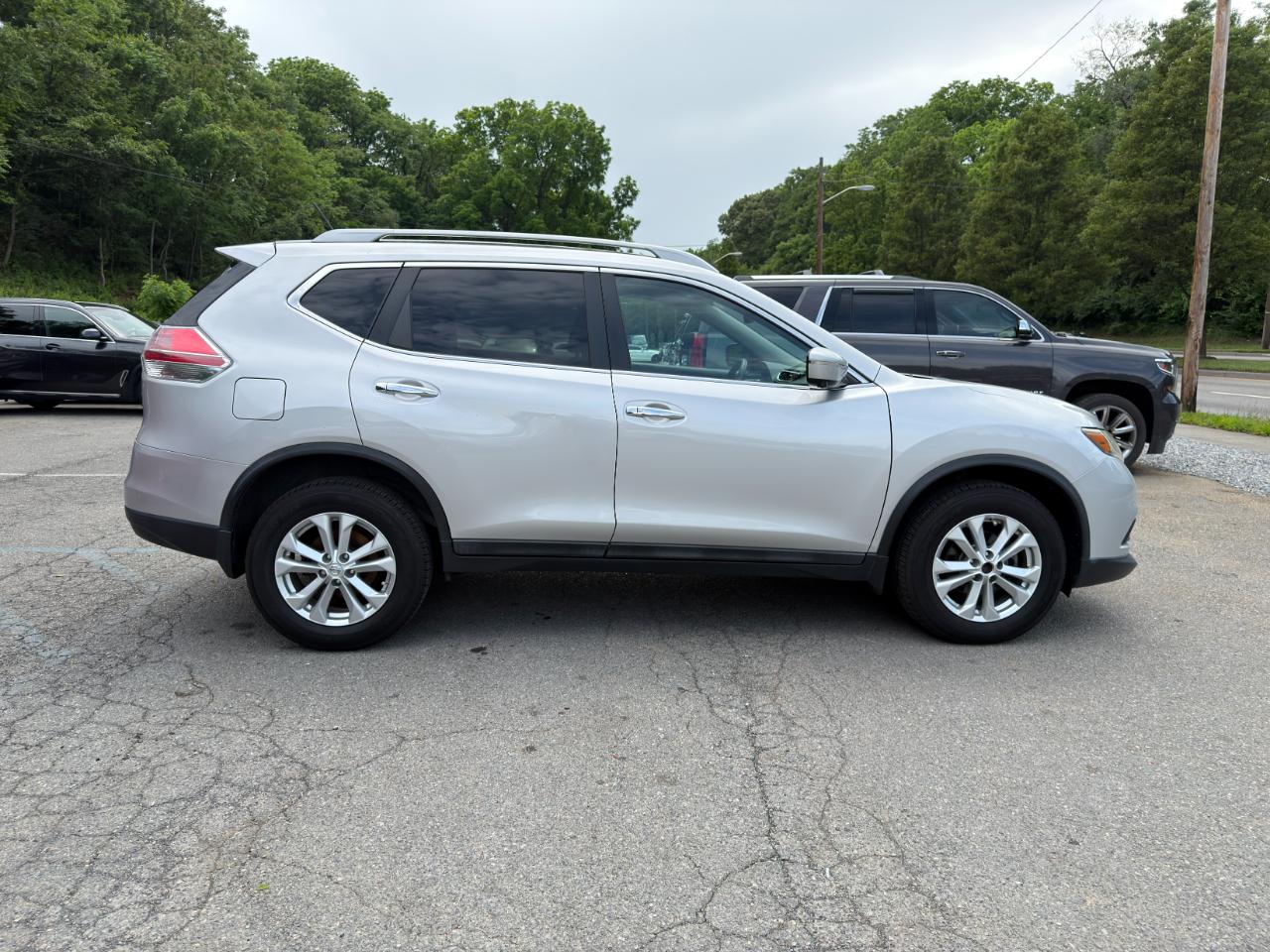 Nissan Rogue AWD 4dr SV 2015