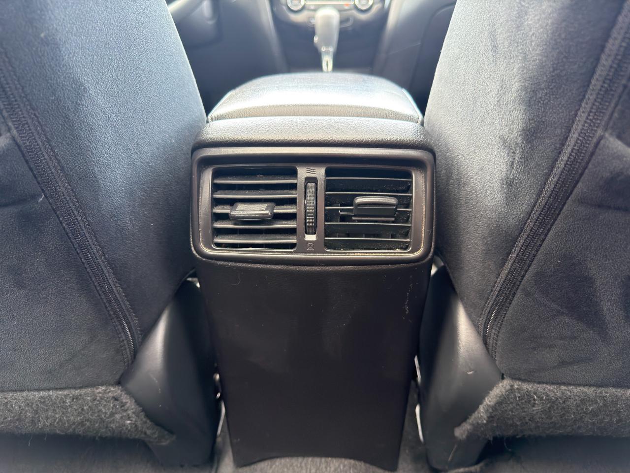 Nissan Rogue AWD 4dr SV 2015