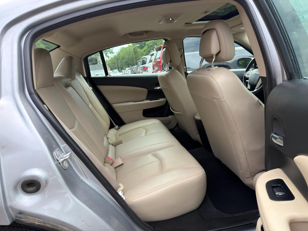 Chrysler 200 4dr Sdn Limited 2014