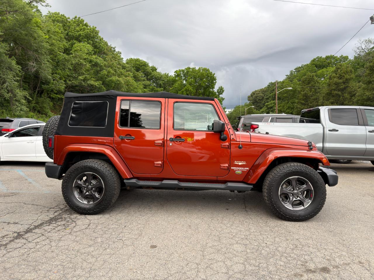 Jeep Wrangler Unlimited 4WD 4dr Sahara 2014