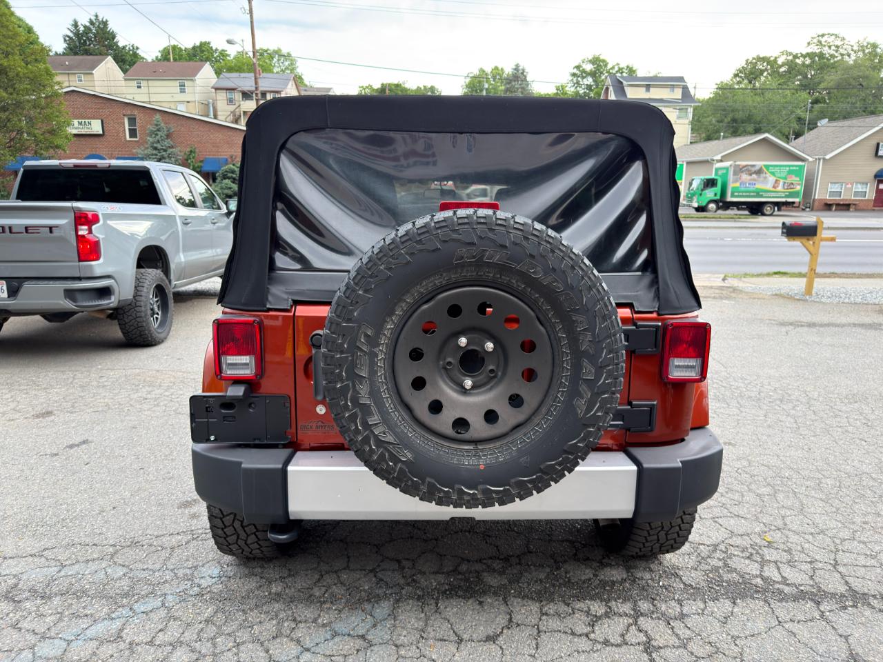 Jeep Wrangler Unlimited 4WD 4dr Sahara 2014