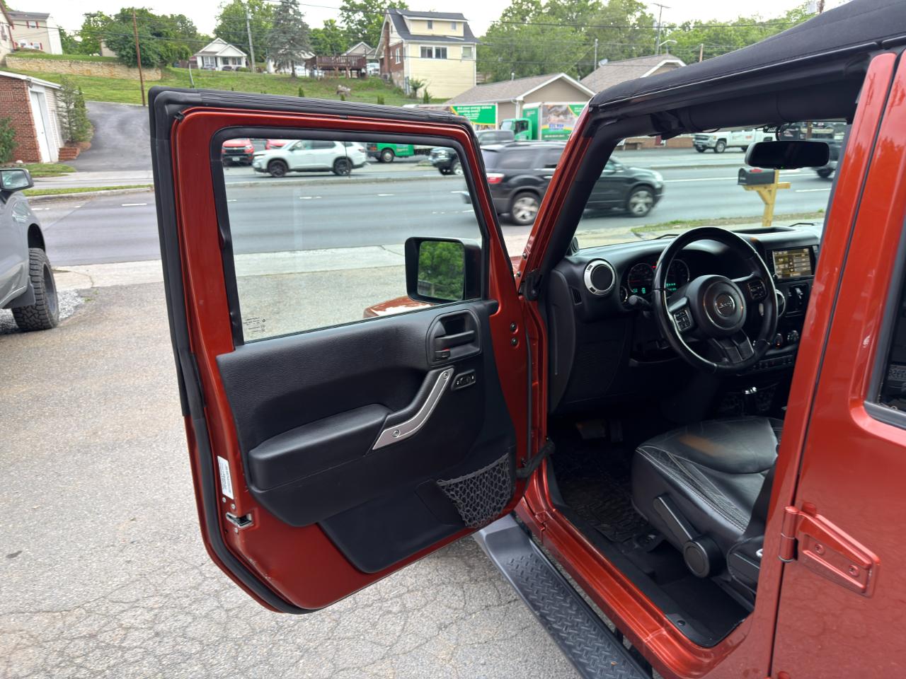 Jeep Wrangler Unlimited 4WD 4dr Sahara 2014