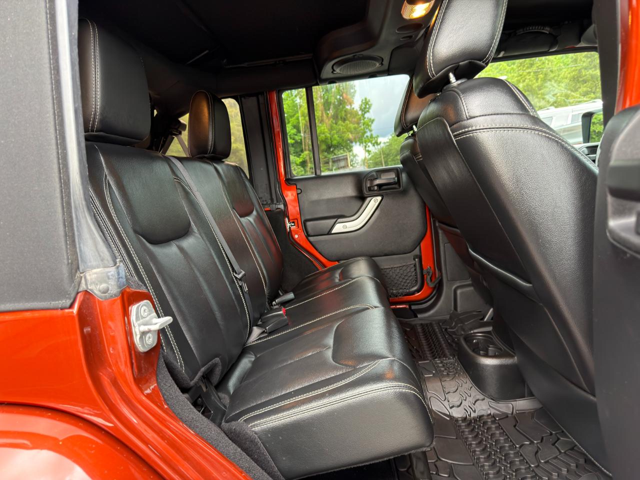 Jeep Wrangler Unlimited 4WD 4dr Sahara 2014
