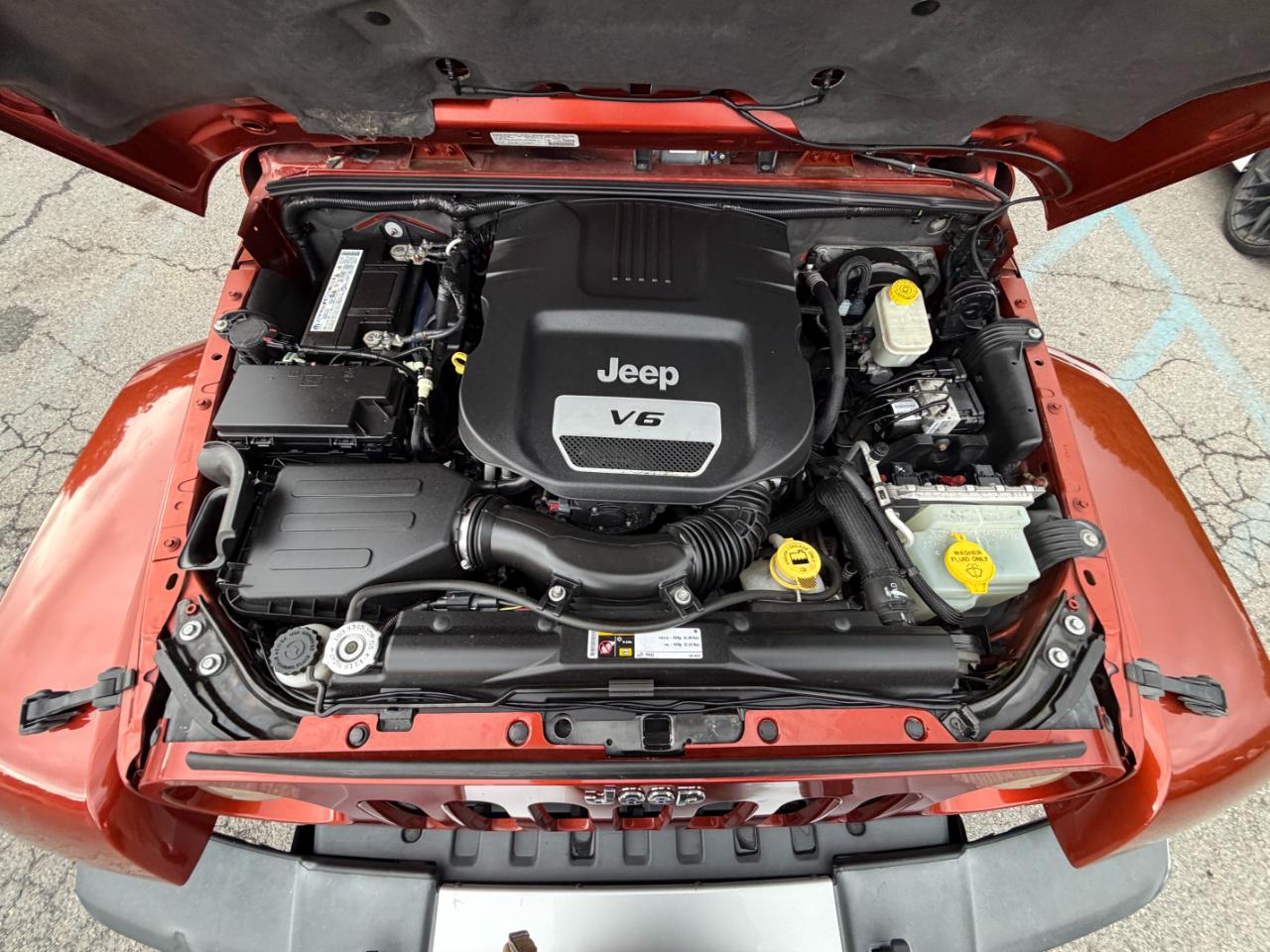Jeep Wrangler Unlimited 4WD 4dr Sahara 2014