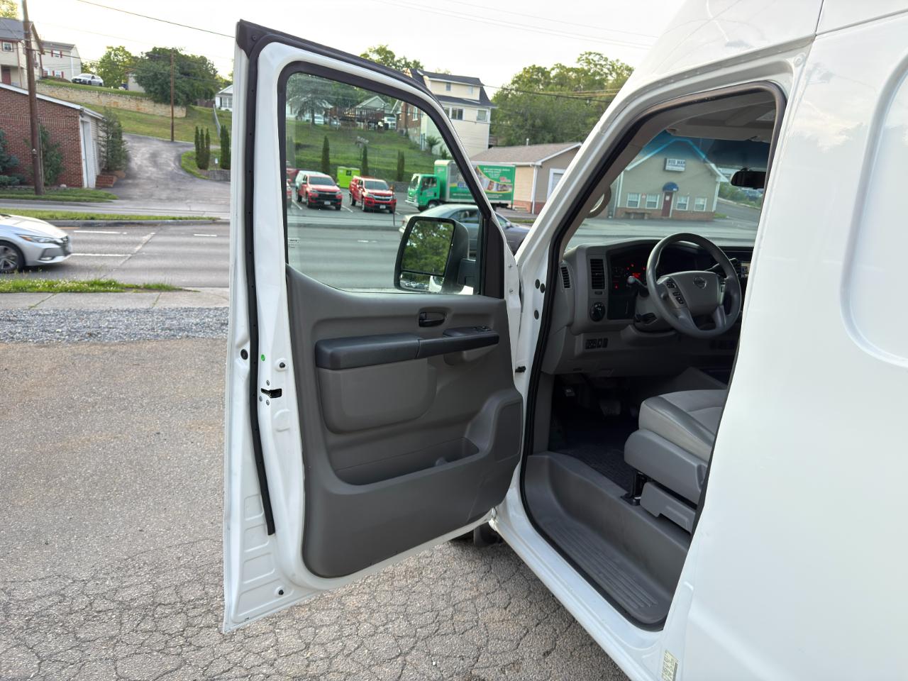 Nissan NV Cargo NV2500 HD High Roof V6 SV 2018