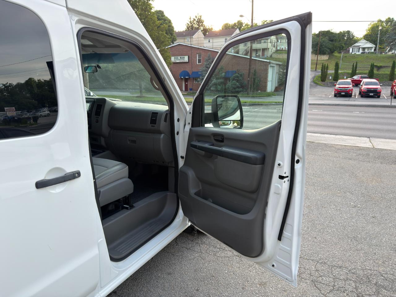 Nissan NV Cargo NV2500 HD High Roof V6 SV 2018