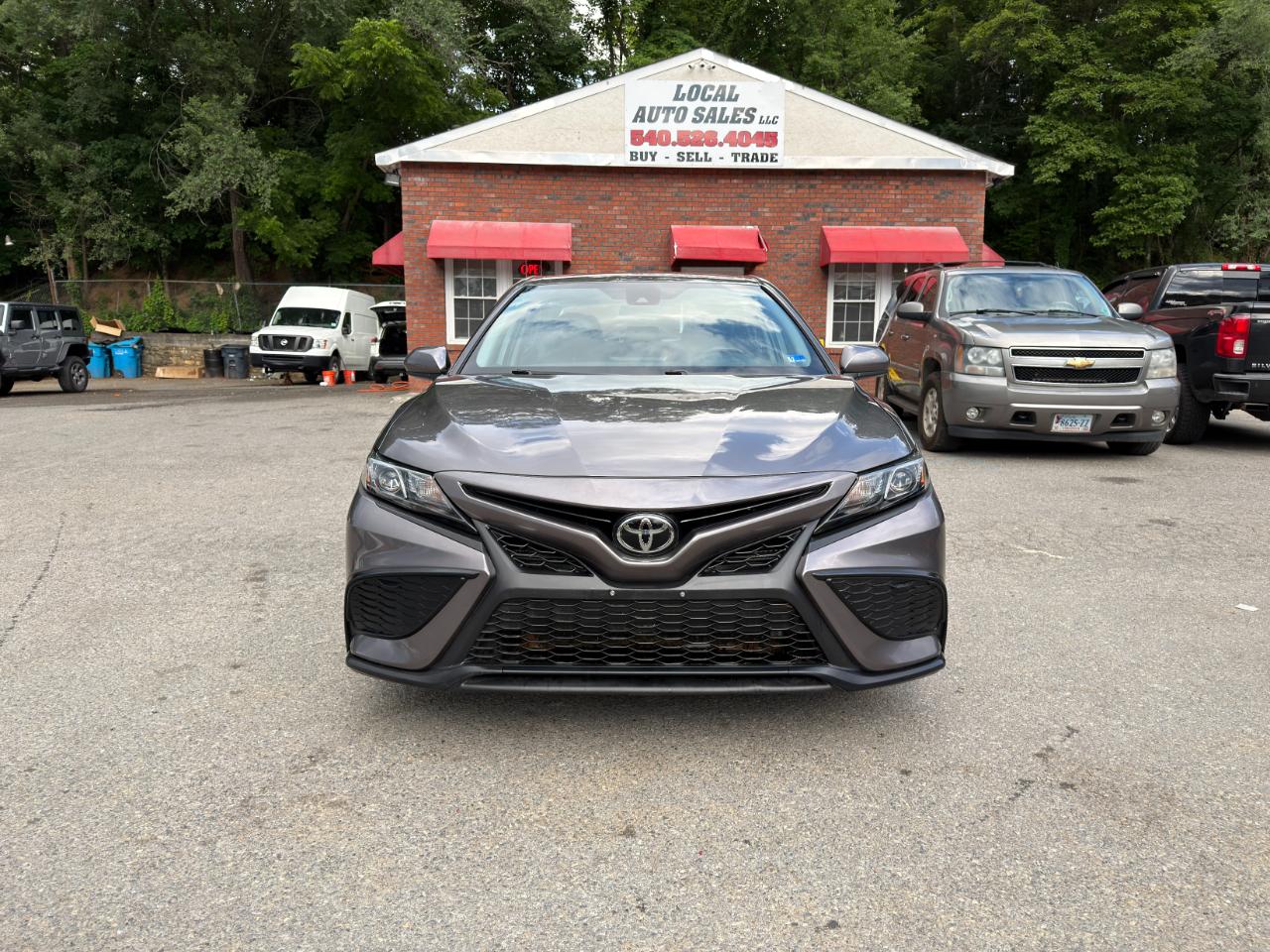 Toyota Camry SE Auto (Natl) 2021