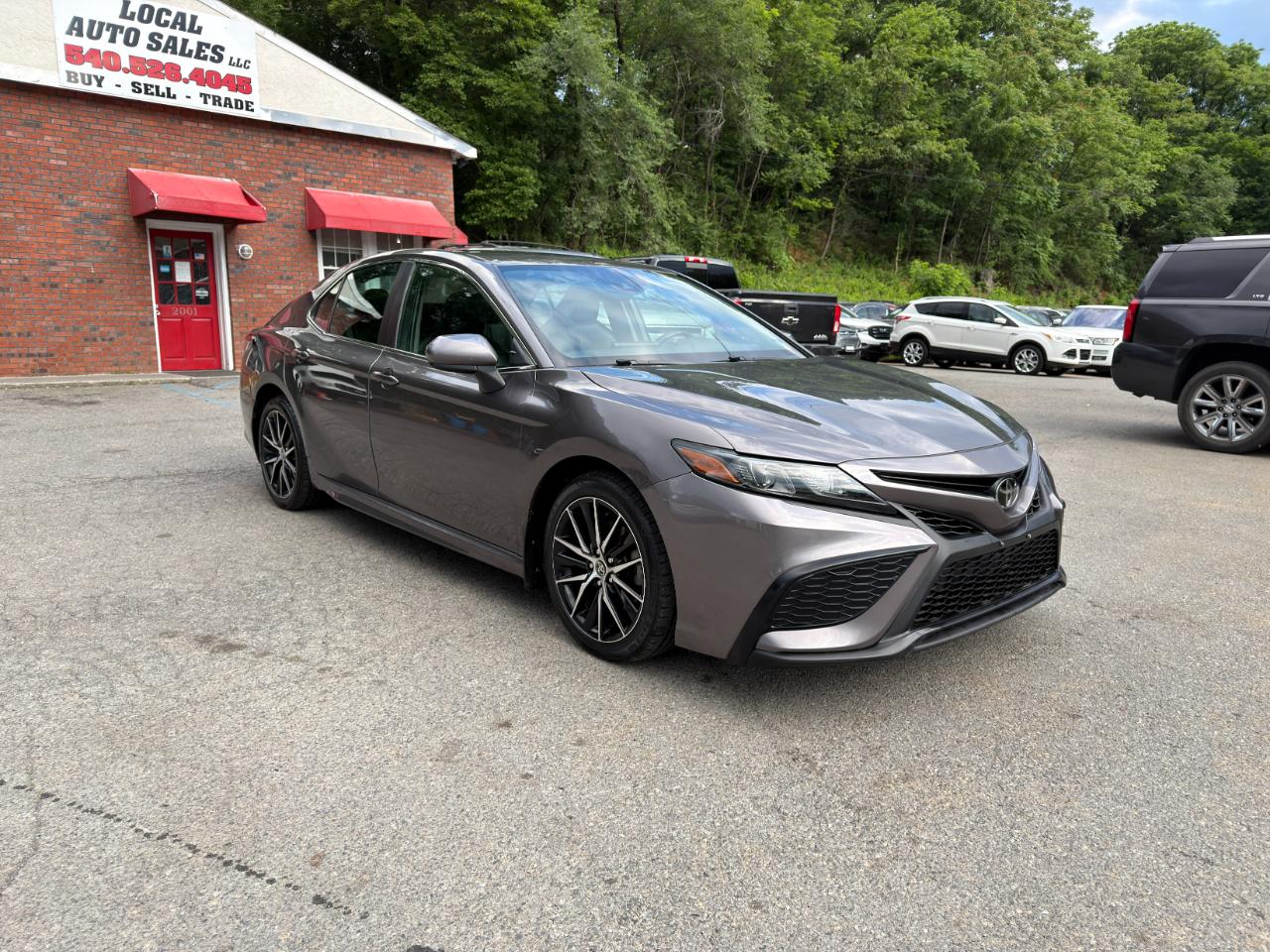 Toyota Camry SE Auto (Natl) 2021