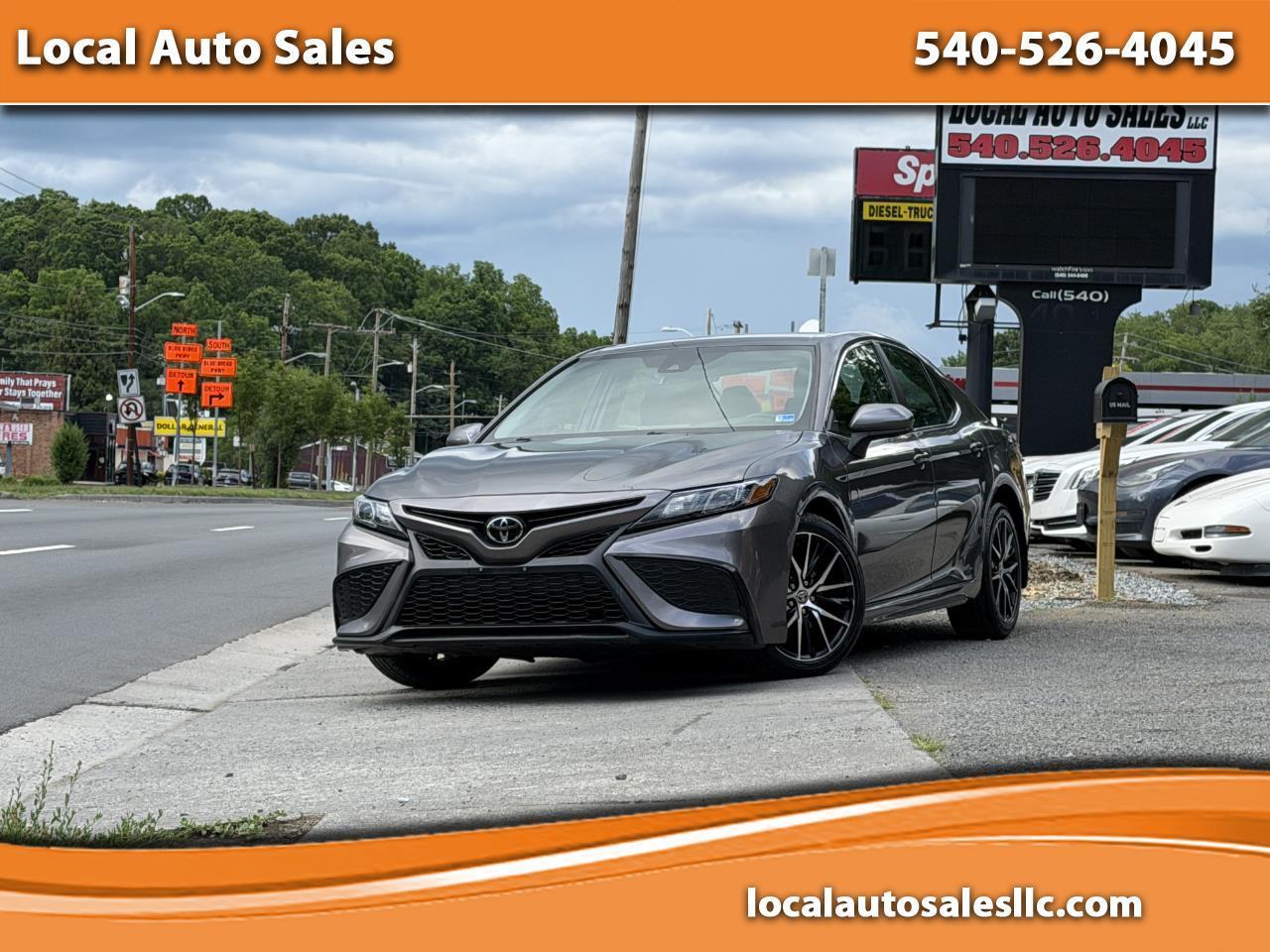Toyota Camry SE Auto (Natl) 2021