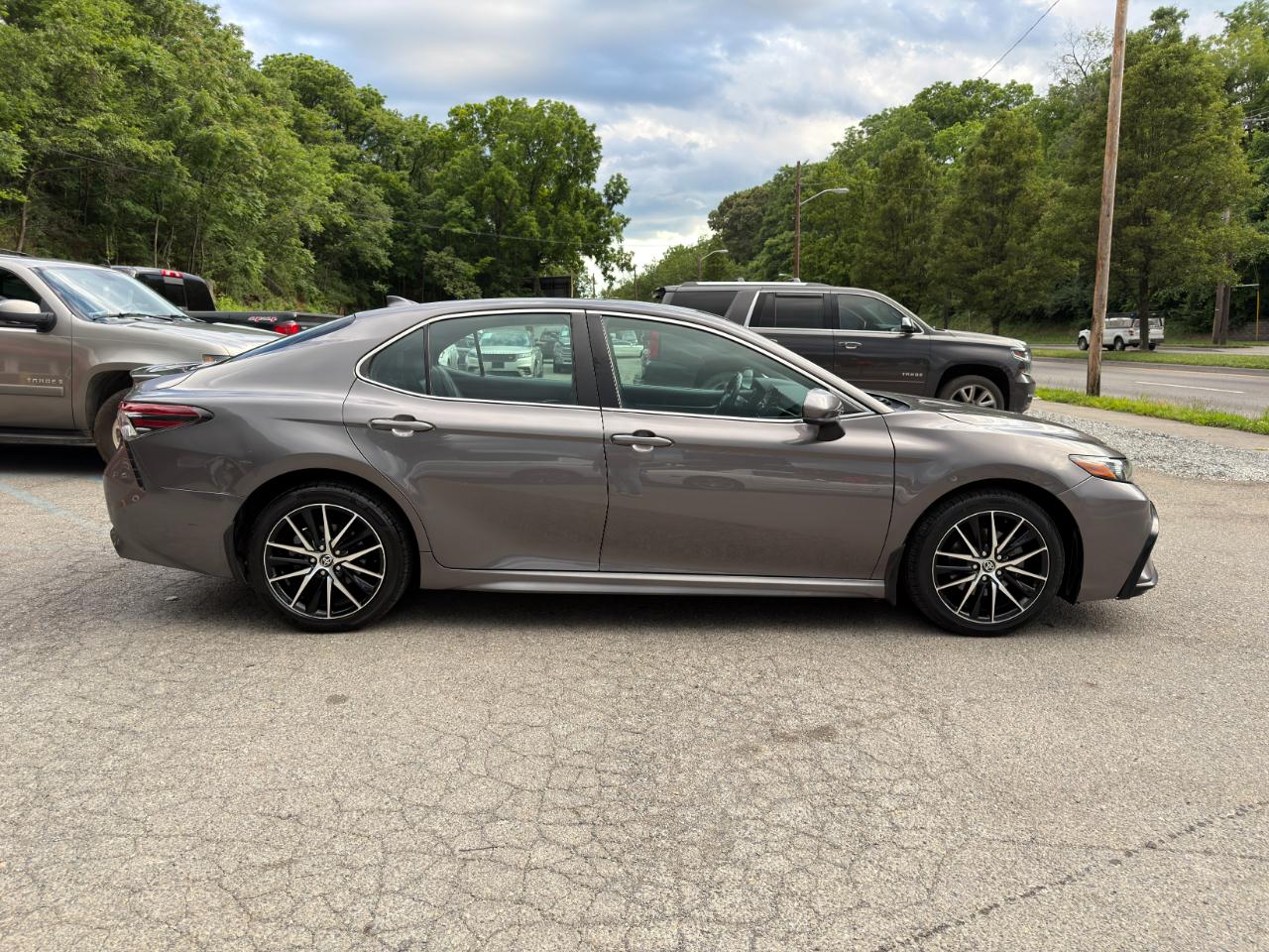Toyota Camry SE Auto (Natl) 2021