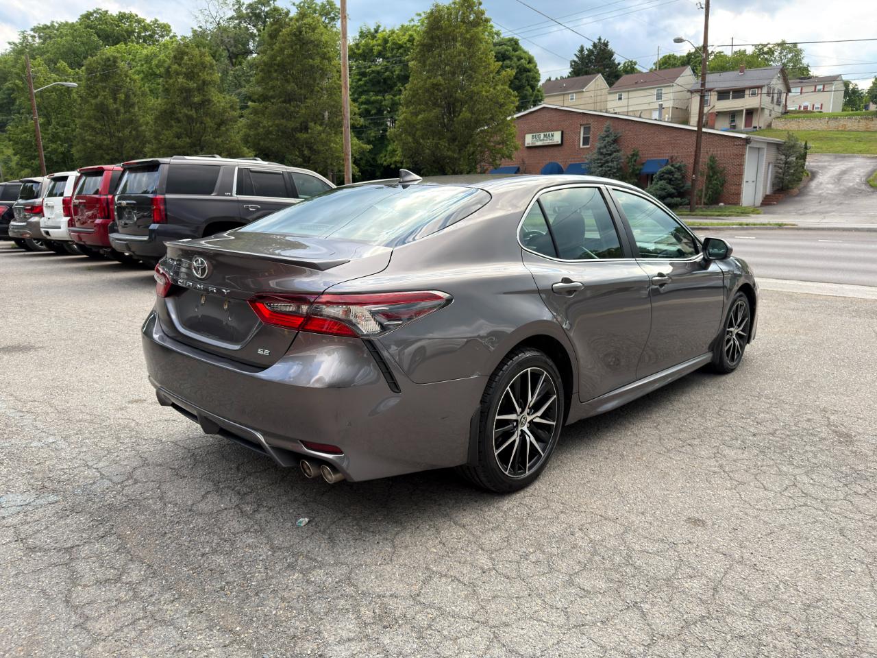 Toyota Camry SE Auto (Natl) 2021