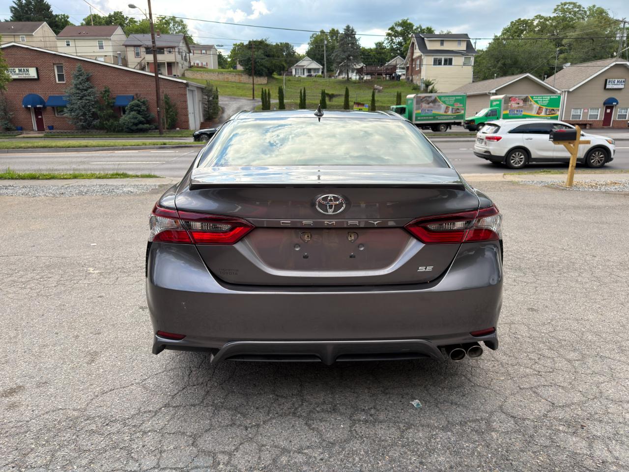 Toyota Camry SE Auto (Natl) 2021