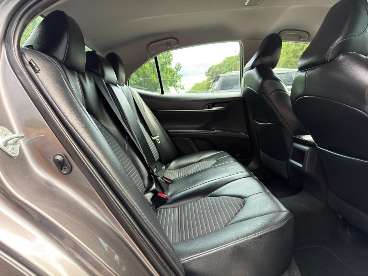Toyota Camry SE Auto (Natl) 2021