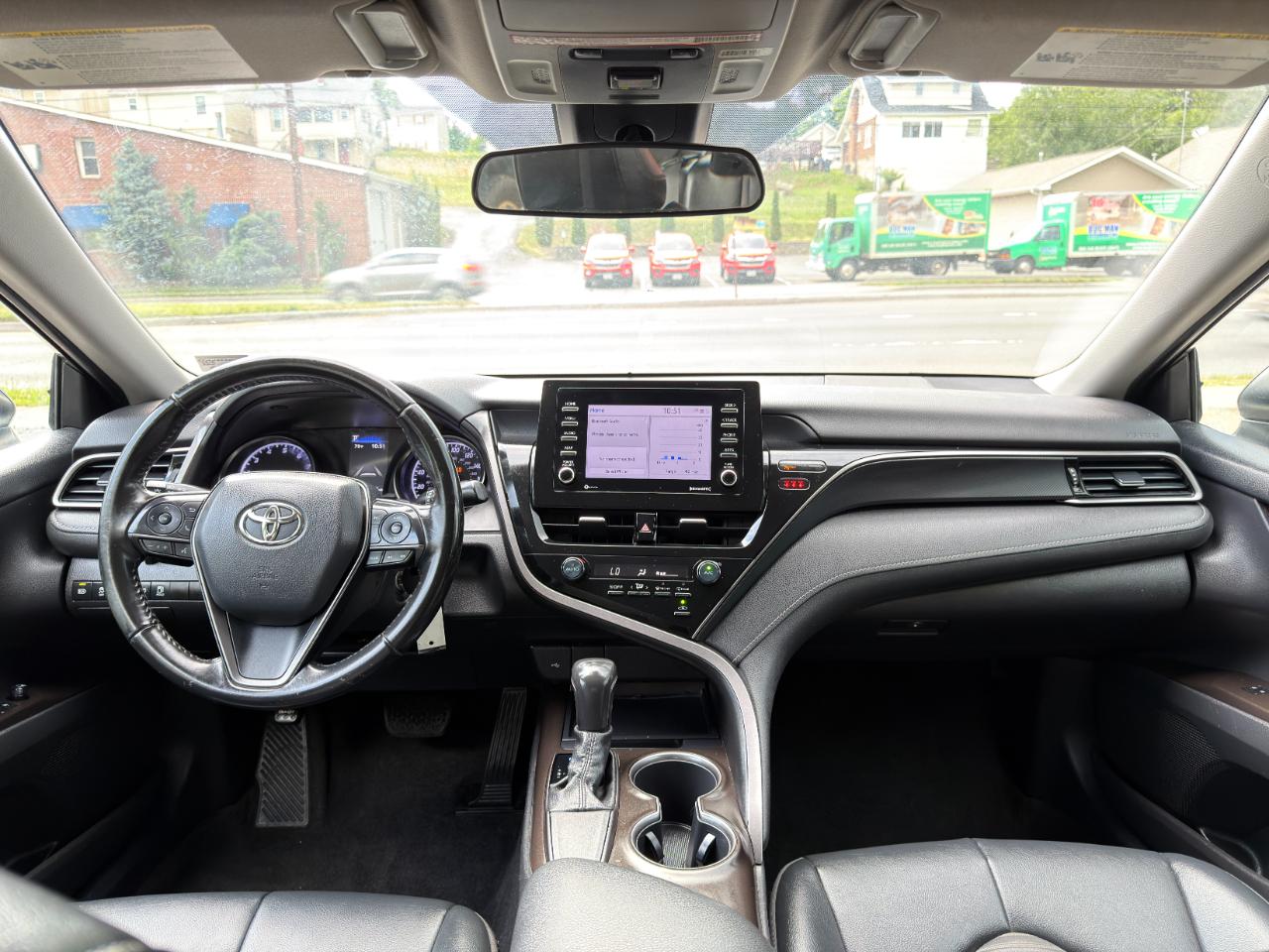 Toyota Camry SE Auto (Natl) 2021