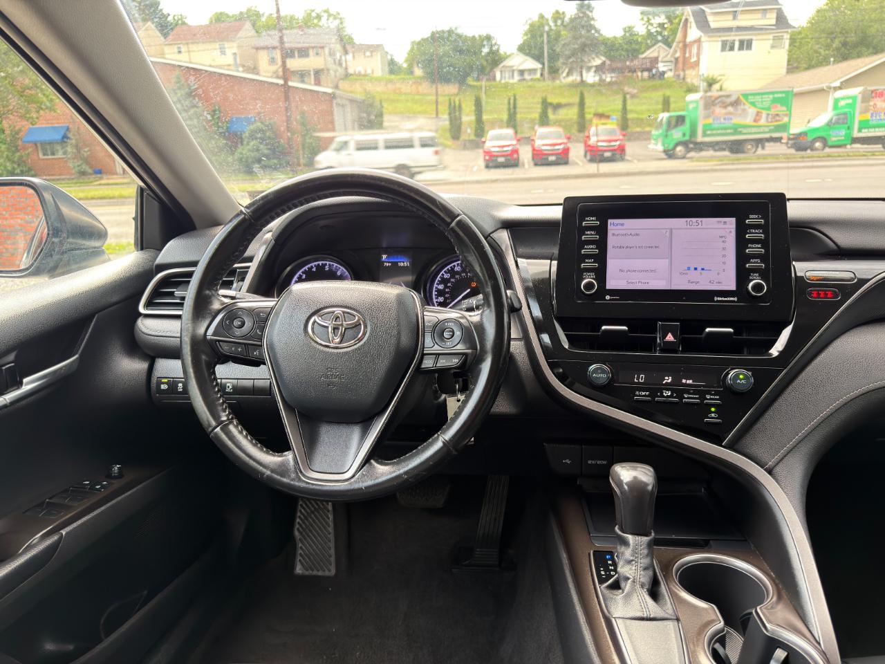 Toyota Camry SE Auto (Natl) 2021