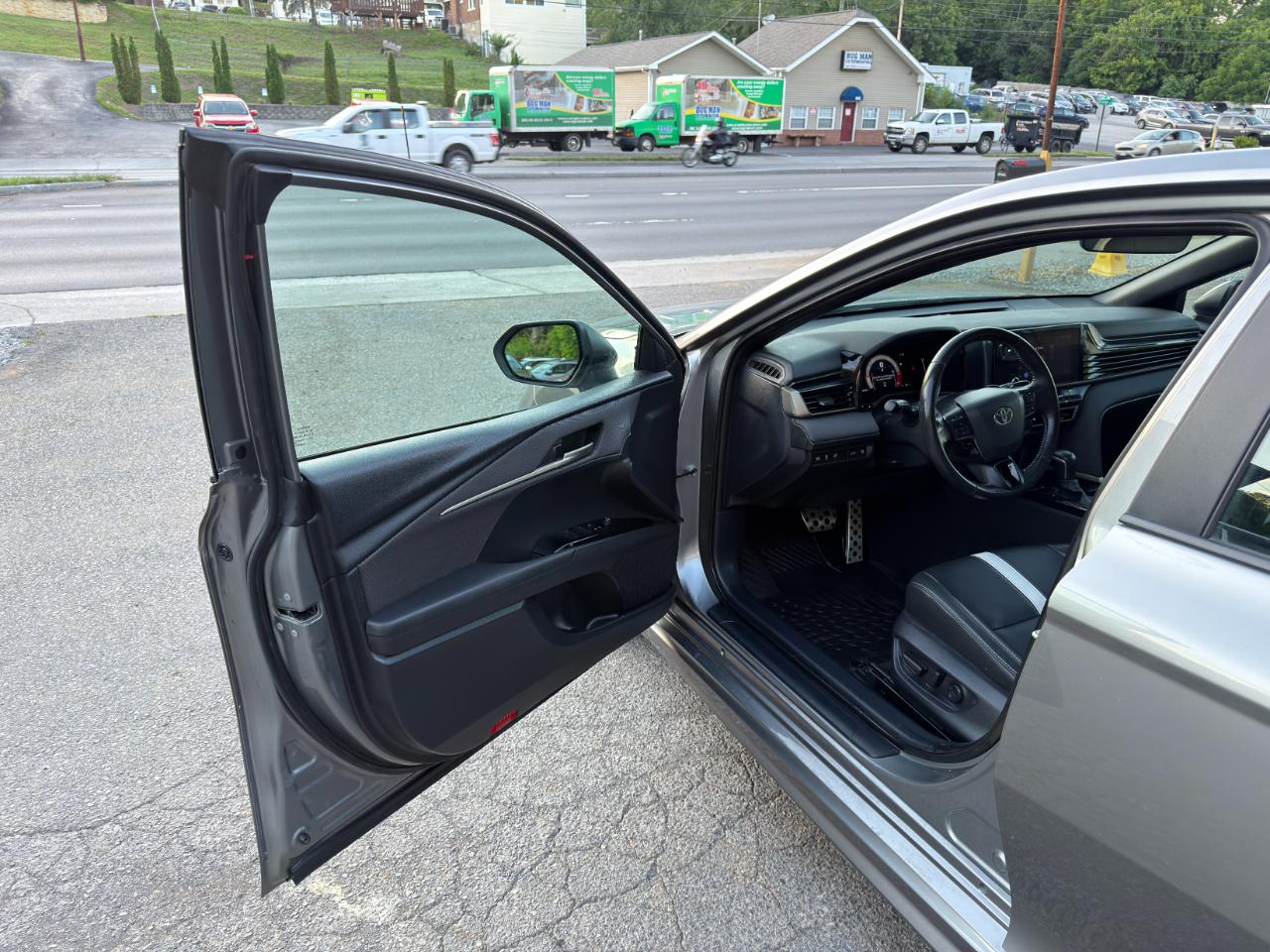 Toyota Camry XLE (Natl) 2025