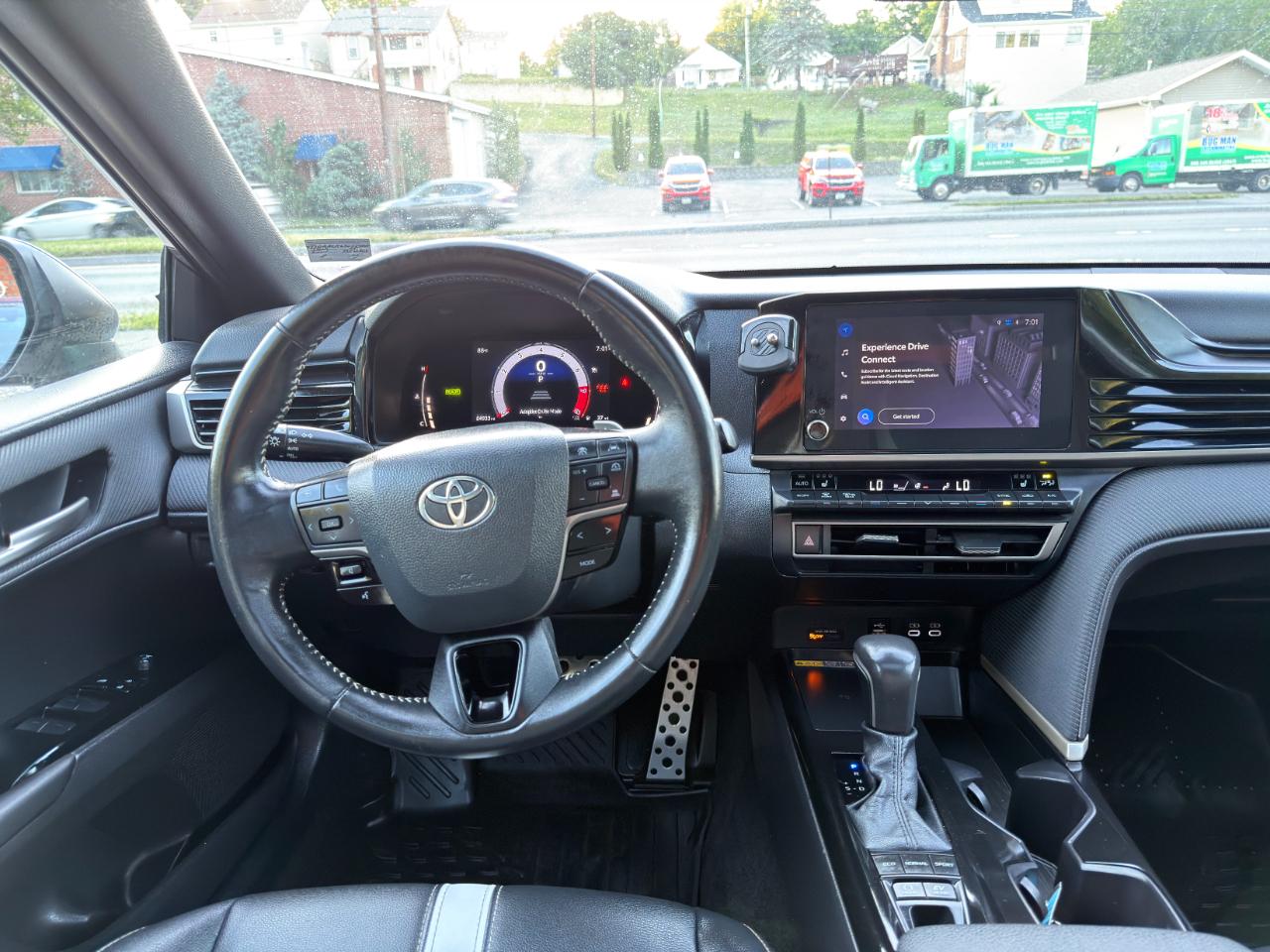 Toyota Camry XLE (Natl) 2025