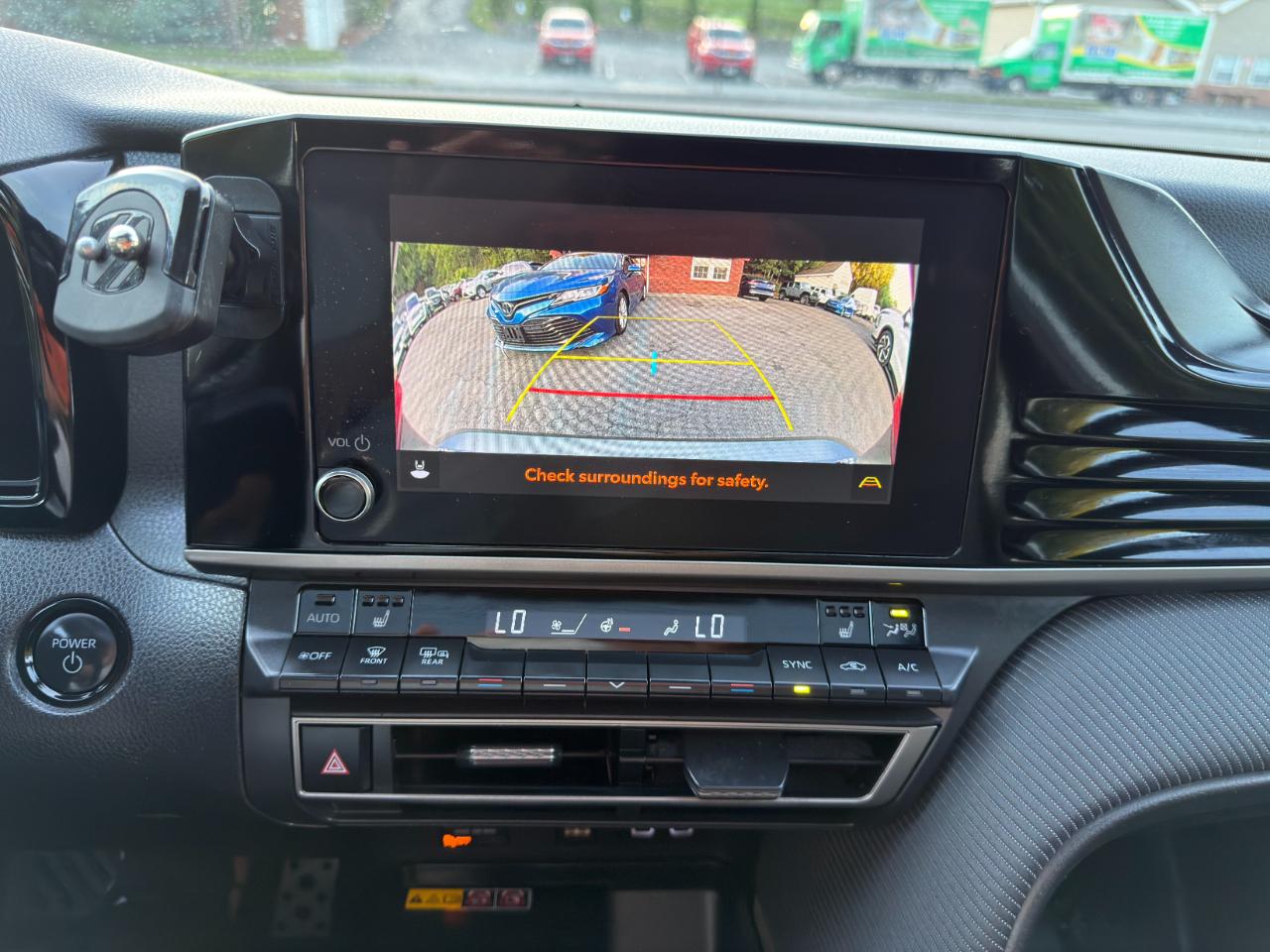Toyota Camry XLE (Natl) 2025