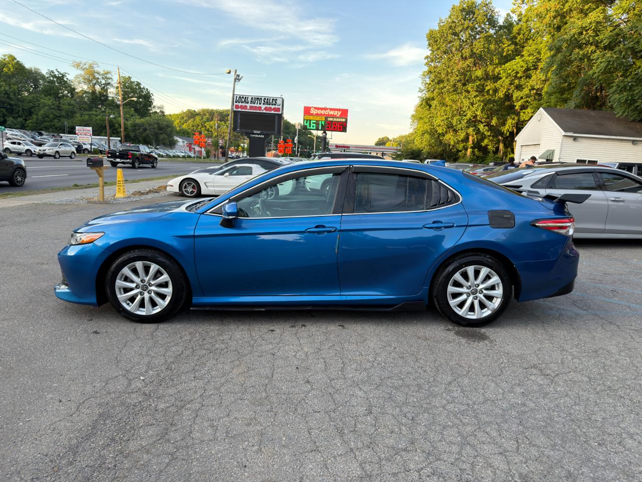 Toyota Camry LE Auto (Natl) 2020
